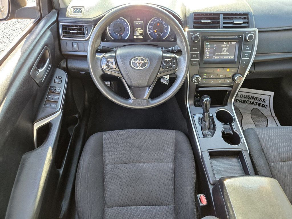 2017 Toyota Camry LE Automatic - 22764835 - 9