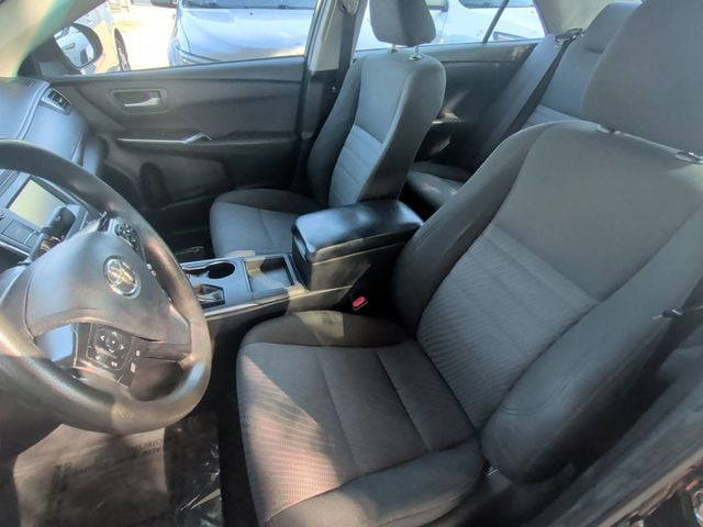 2017 Toyota Camry LE Automatic - 23023537 - 13