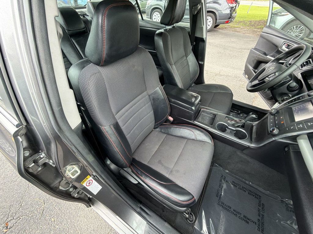 Toyota Camry photo 20
