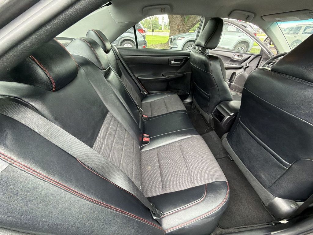 Toyota Camry photo 21