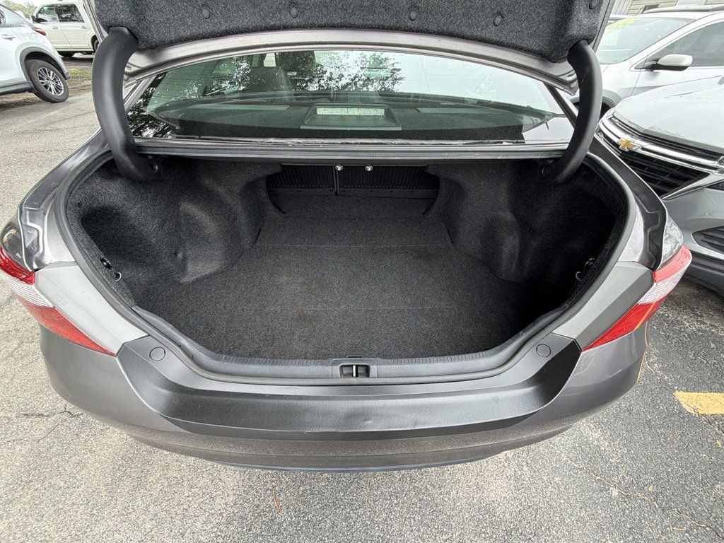 Toyota Camry photo 22