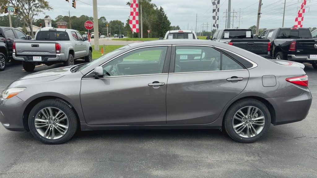 Toyota Camry photo 5