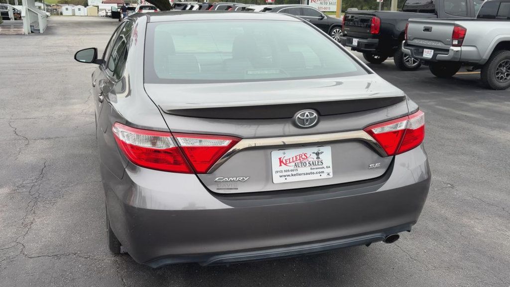 Toyota Camry photo 7
