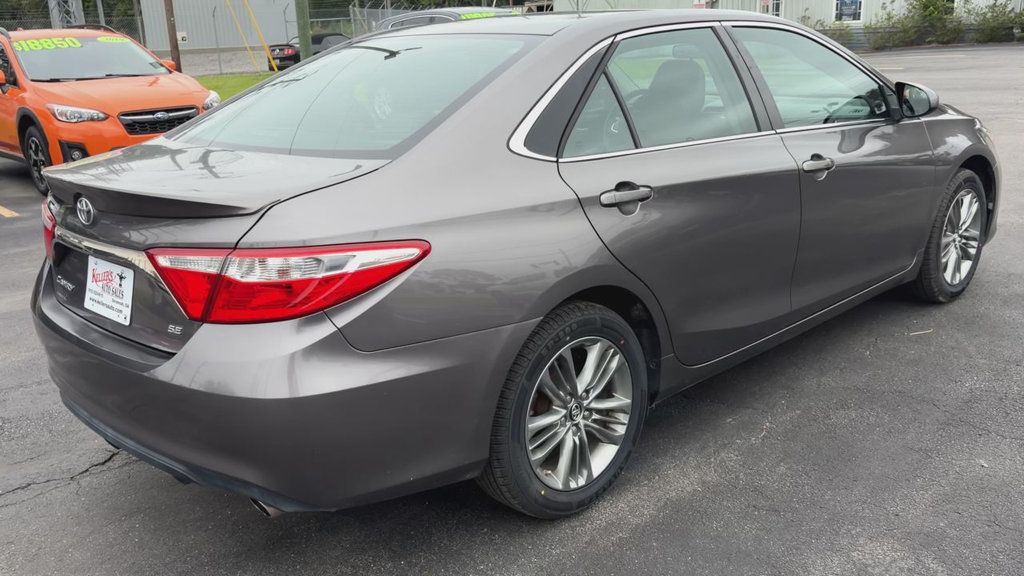 Toyota Camry photo 8