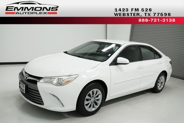 2017 Toyota Camry LE Automatic - 23018376 - 0