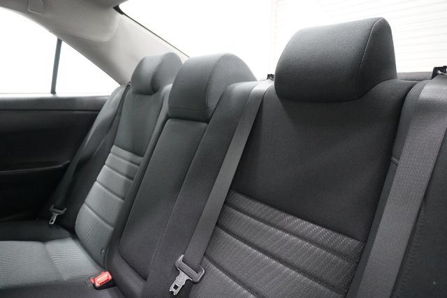 2017 Toyota Camry LE Automatic - 23018376 - 11