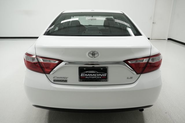 2017 Toyota Camry LE Automatic - 23018376 - 4