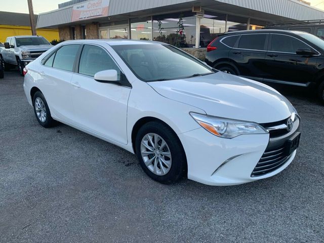 2017 Toyota Camry LE Automatic - 22946769 - 0