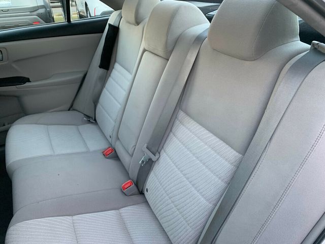 2017 Toyota Camry LE Automatic - 22946769 - 11
