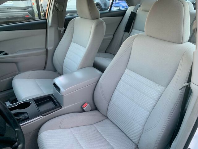 2017 Toyota Camry LE Automatic - 22946769 - 4
