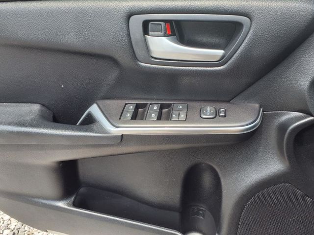 2017 Toyota Camry LE Automatic - 22951044 - 16