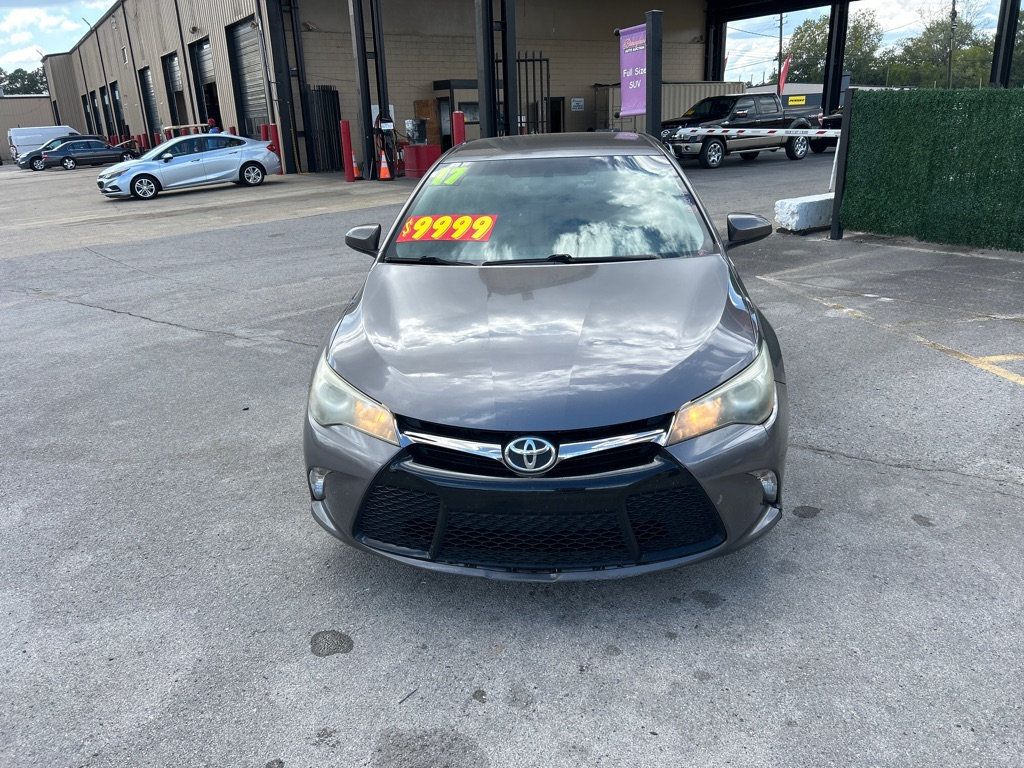 2017 Toyota Camry LE photo 2