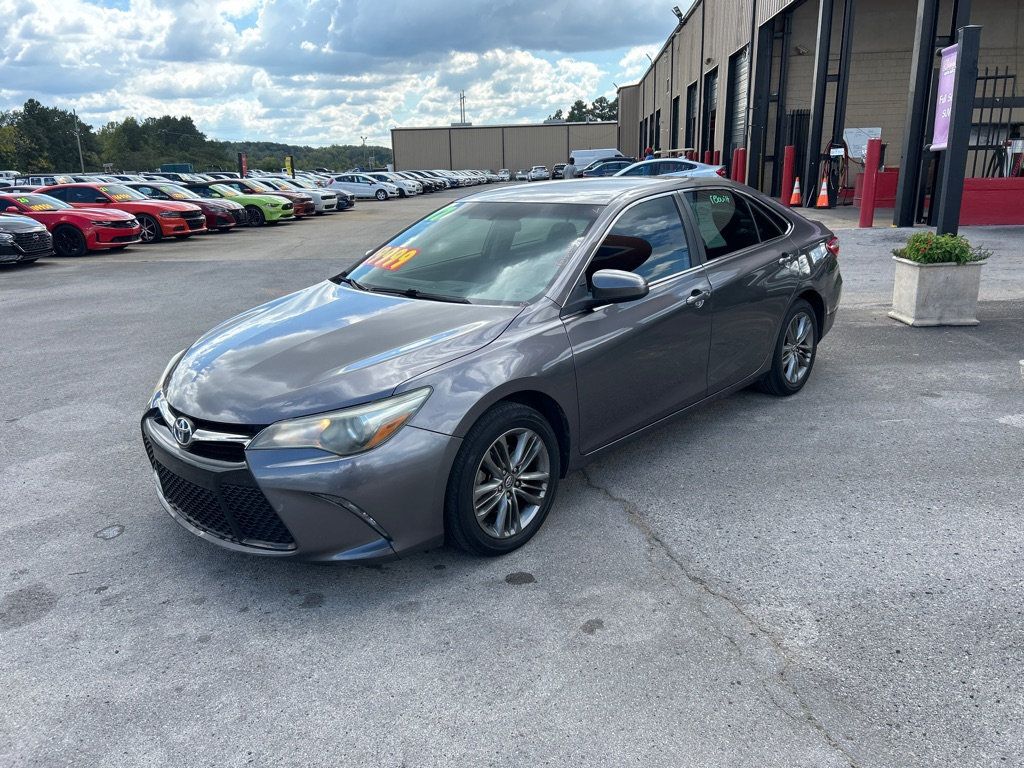 2017 Toyota Camry LE photo 3