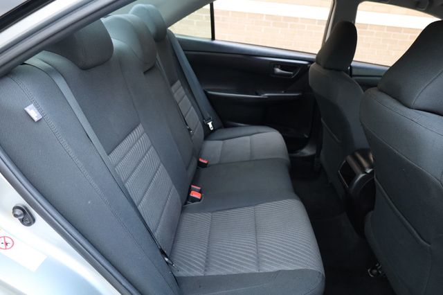 2017 Toyota Camry LE Automatic - 22932878 - 17