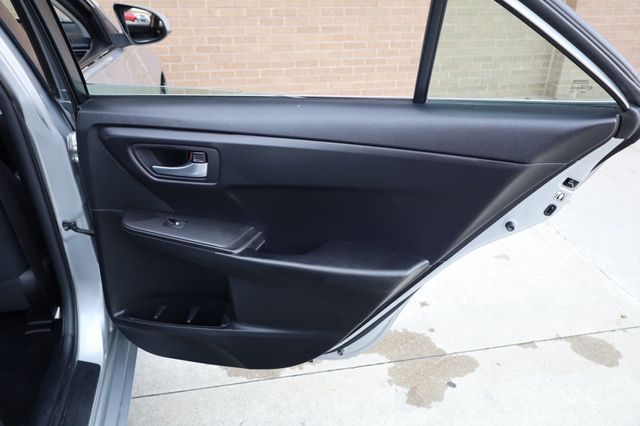 2017 Toyota Camry LE Automatic - 22932878 - 24