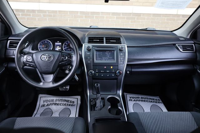 2017 Toyota Camry LE Automatic - 22932878 - 27