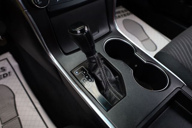 2017 Toyota Camry LE Automatic - 22932878 - 36