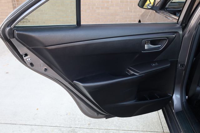 2017 Toyota Camry LE Automatic - 22939909 - 16