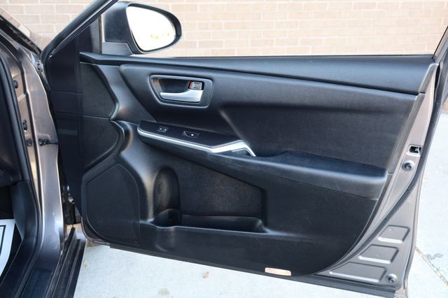 2017 Toyota Camry LE Automatic - 22939909 - 24