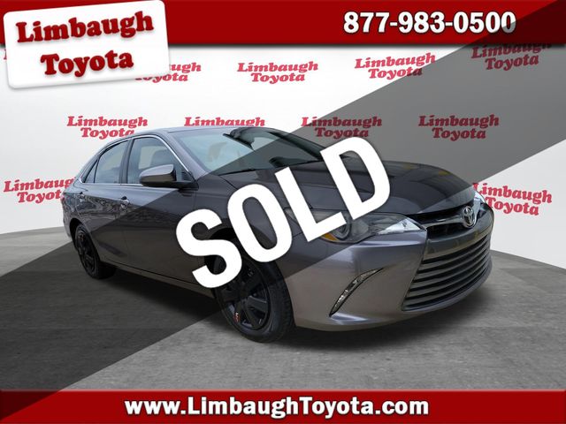 2017 Toyota Camry LE Automatic - 22973644 - 0