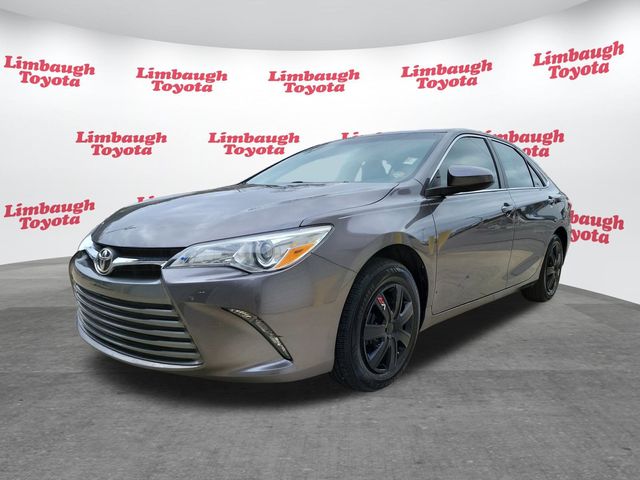 2017 Toyota Camry LE Automatic - 22973644 - 18