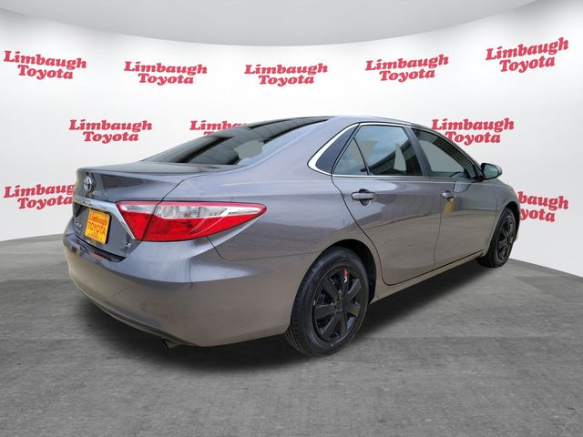 2017 Toyota Camry LE Automatic - 22973644 - 20