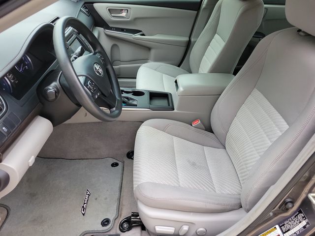 2017 Toyota Camry LE Automatic - 22973644 - 3