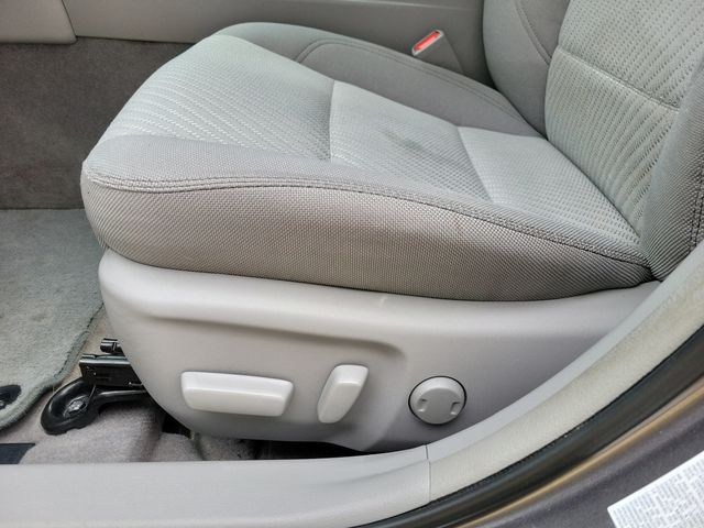 2017 Toyota Camry LE Automatic - 22973644 - 4
