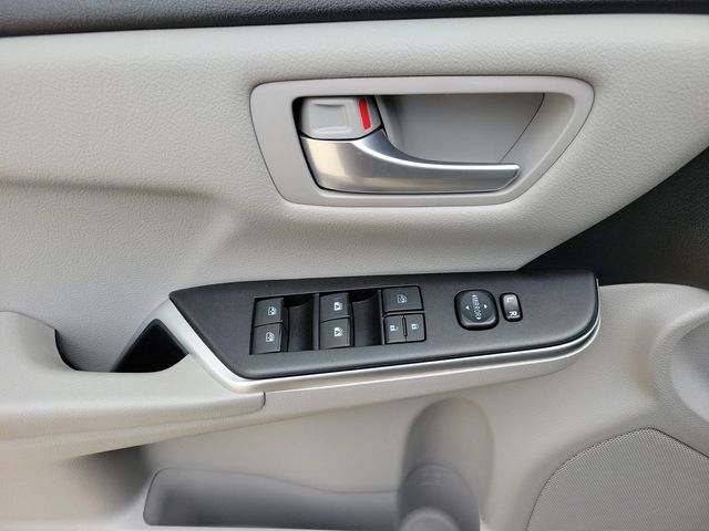 2017 Toyota Camry LE Automatic - 22973644 - 6