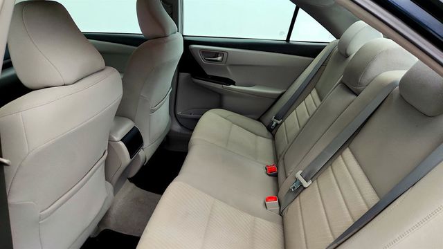 2017 Toyota Camry LE Automatic - 22999430 - 19