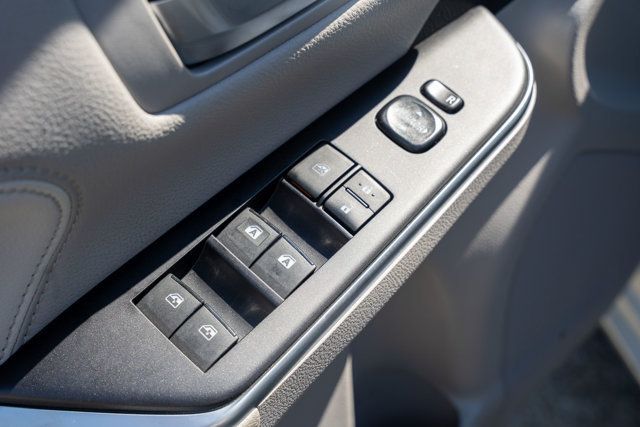 2017 Toyota Camry LocalTrade/XLE/HeatedLeatherSeats/JBLPremiumAudio/NAV - 23033163 - 36