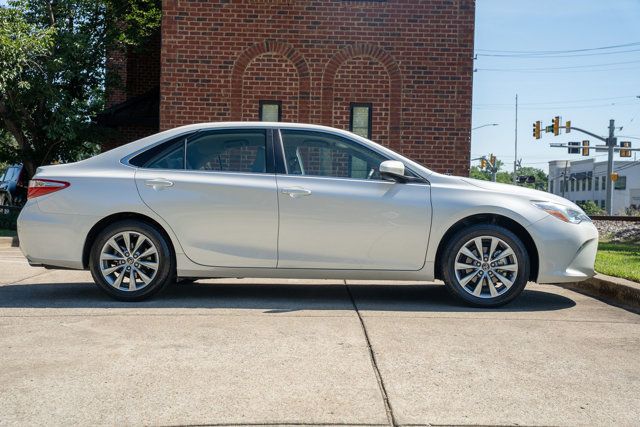 2017 Toyota Camry LocalTrade/XLE/HeatedLeatherSeats/JBLPremiumAudio/NAV - 23033163 - 3