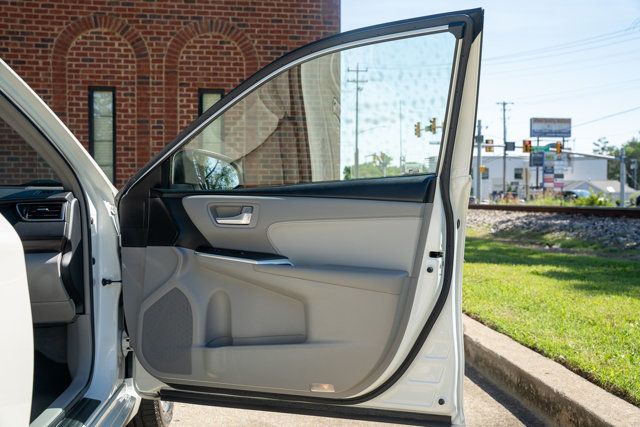 2017 Toyota Camry LocalTrade/XLE/HeatedLeatherSeats/JBLPremiumAudio/NAV - 23033163 - 41