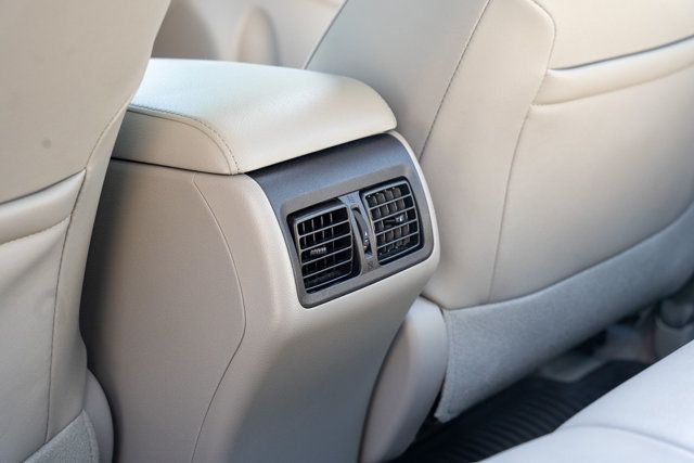 2017 Toyota Camry LocalTrade/XLE/HeatedLeatherSeats/JBLPremiumAudio/NAV - 23033163 - 48