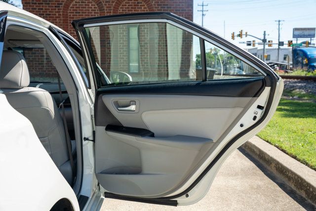 2017 Toyota Camry LocalTrade/XLE/HeatedLeatherSeats/JBLPremiumAudio/NAV - 23033163 - 49