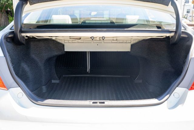 2017 Toyota Camry LocalTrade/XLE/HeatedLeatherSeats/JBLPremiumAudio/NAV - 23033163 - 52