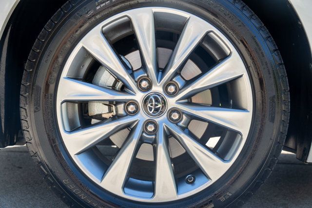 2017 Toyota Camry LocalTrade/XLE/HeatedLeatherSeats/JBLPremiumAudio/NAV - 23033163 - 56