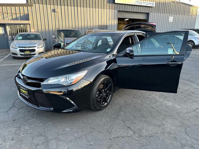 2017 Toyota Camry SE 4dr Sedan - 22951783 - 29