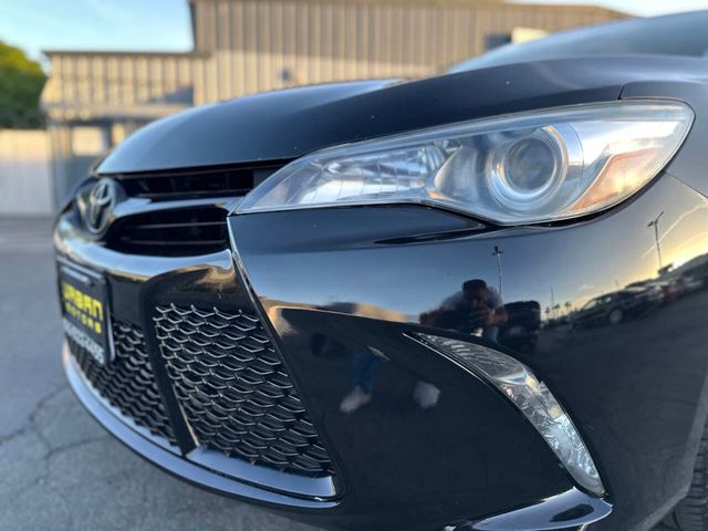 2017 Toyota Camry SE 4dr Sedan - 22951783 - 30