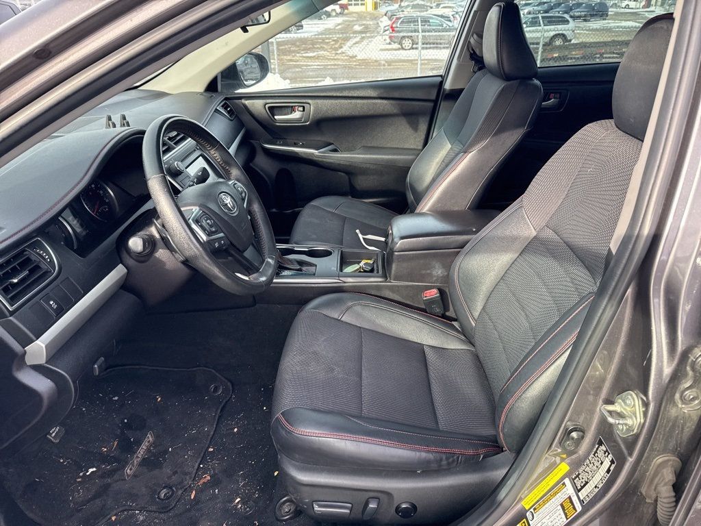 2017 Toyota Camry SE Automatic - 22974625 - 4