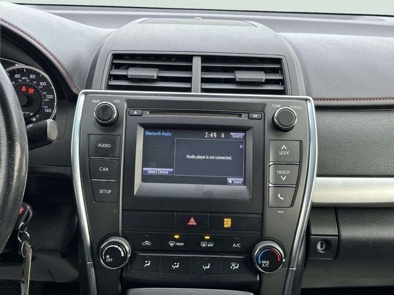 2017 Toyota Camry SE Automatic - 22956115 - 13