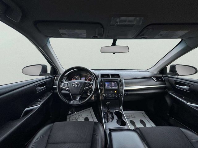 2017 Toyota Camry SE Automatic - 22962417 - 16