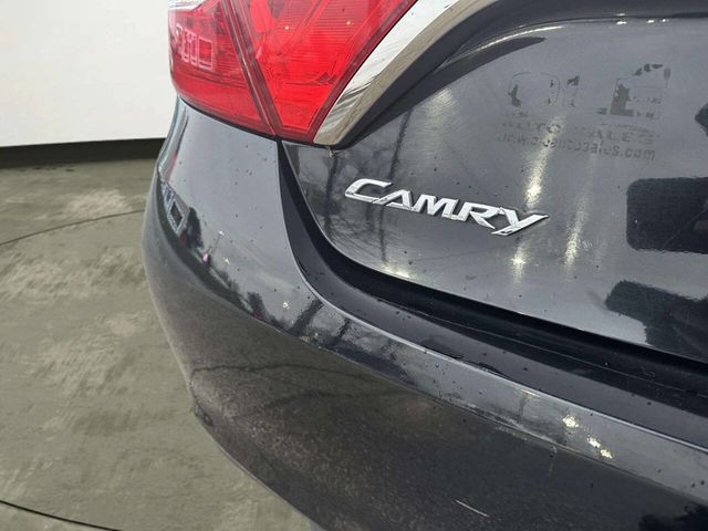 2017 Toyota Camry SE Automatic - 22962417 - 17