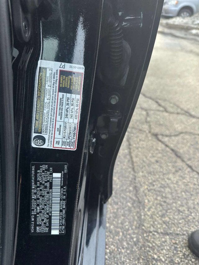 2017 Toyota Camry SE Automatic - 22962417 - 19