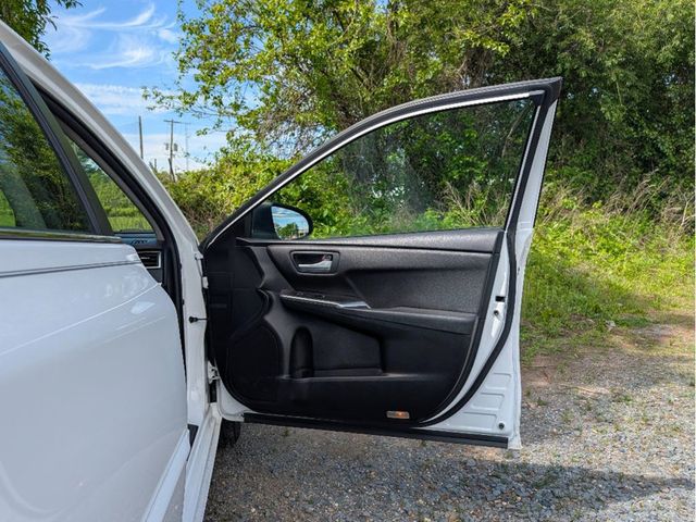 2017 Toyota Camry SE Automatic - 23057263 - 12