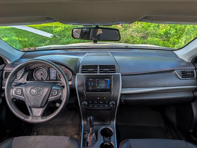 2017 Toyota Camry SE Automatic - 23057263 - 30