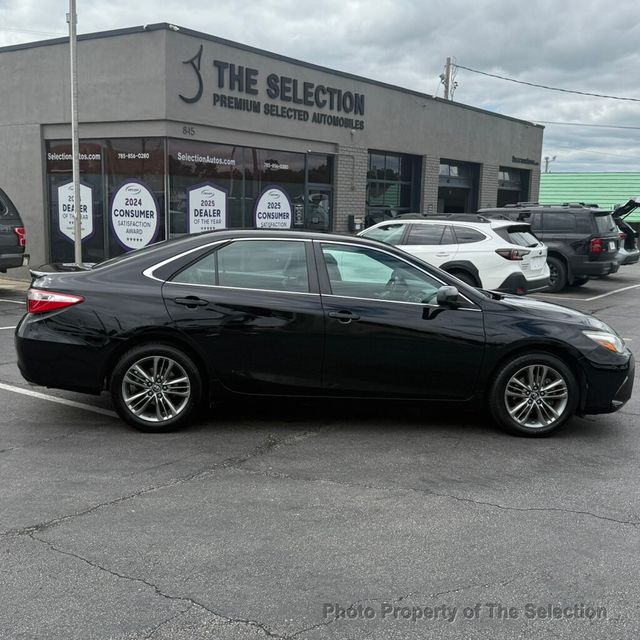 2017 Toyota Camry SE AUTOMATIC W/ENTUNE 6.1 & 17" ALLOYWHEELS - 23033778 - 19