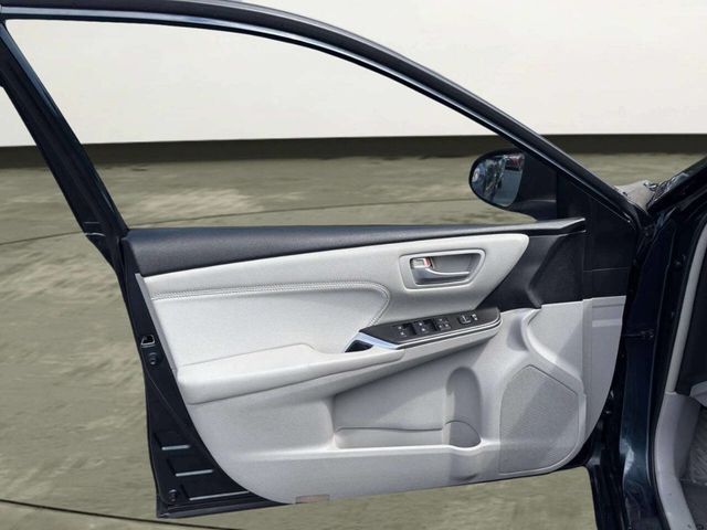 2017 Toyota Camry XLE Automatic - 23046820 - 10