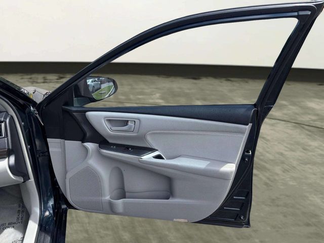 2017 Toyota Camry XLE Automatic - 23046820 - 17