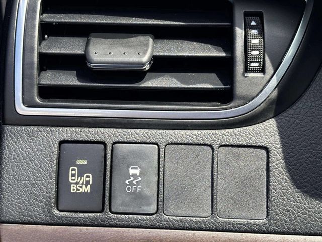 2017 Toyota Camry XLE Automatic - 23046820 - 26